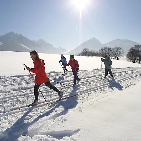 Haus Seethurn 아파트호텔 스트로블