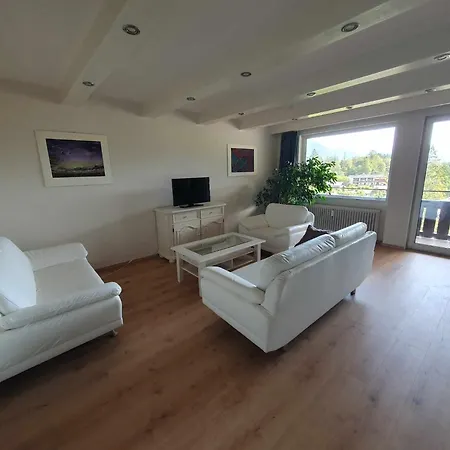 Haus Seethurn Aparthotel Strobl