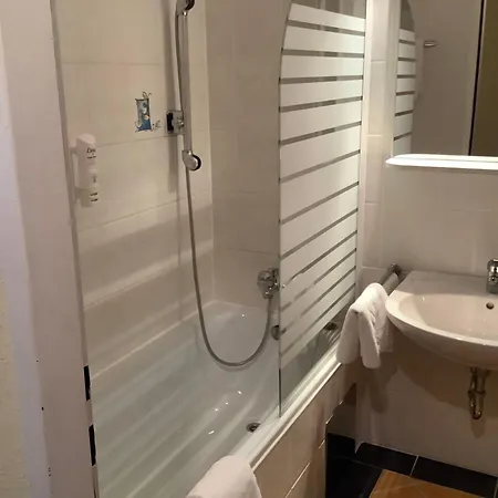 Haus Seethurn 아파트호텔 스트로블